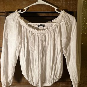 Brandy Melville off-shoulder or not white scrub his long sleeve